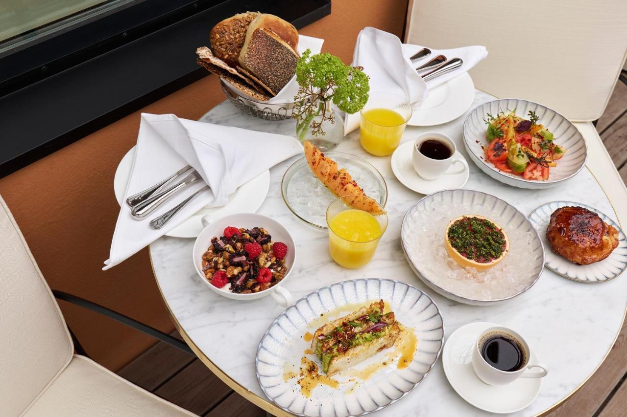 Villa Dagmar Stockholm Exterior foto A breakfast at the Mandarin Oriental, Munich