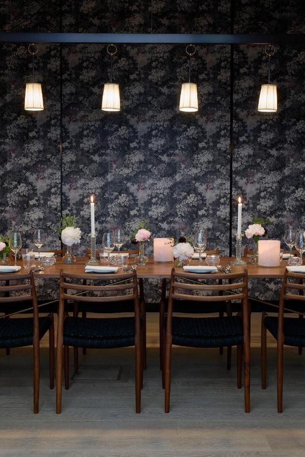 Villa Dagmar Stockholm Exterior foto The private dining room at The Ivy, St John's Wood