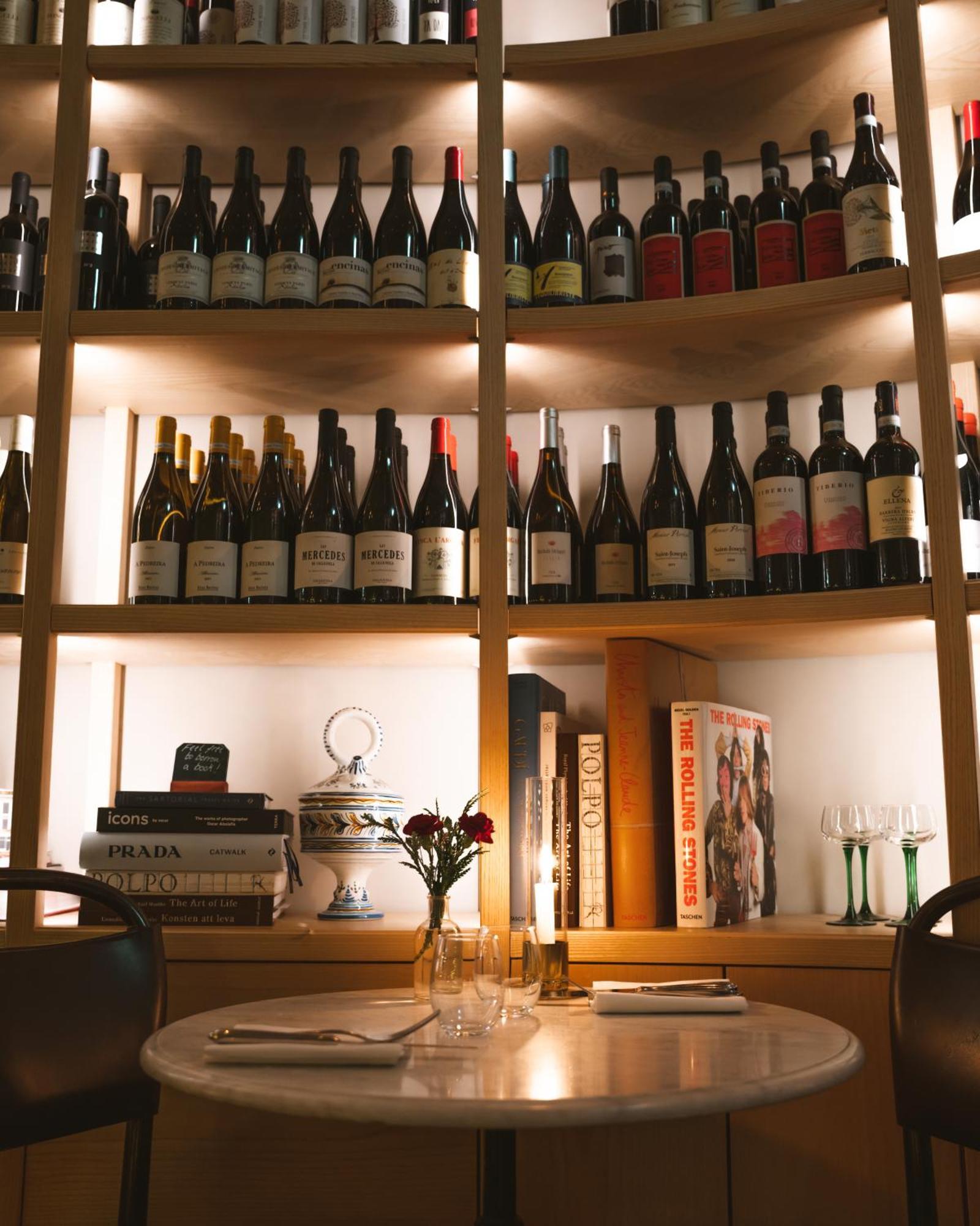 Villa Dagmar Stockholm Exterior foto A wine bar in Paris